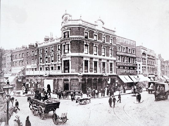 Pentonville Road scene, Islington, London von English Photographer