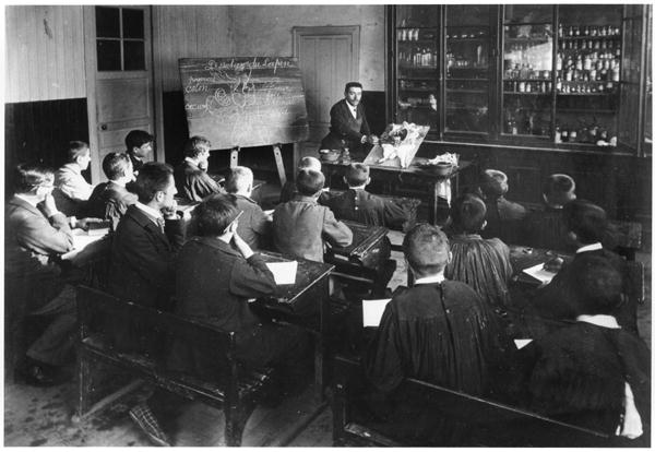 A natural history class in a primary school, Orme, dissection of a rabbit, early 20th century (b/w p von French Photographer