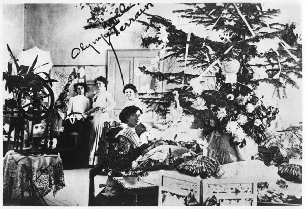 Olympe Terrain, Colette''s teacher at St. Sauveur en Puisaye, late 19th century (b/w photo)  von French Photographer