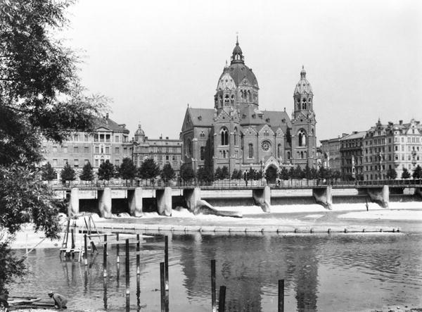 The river Isar at Munich, c.1910 (b/w photo)  von Jousset