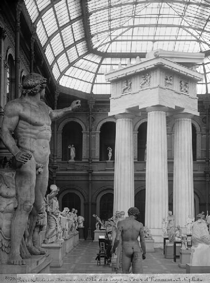 Ecole Nationale des Beaux-Arts, Palais des Etudes, the glass courtyard, c.1890-99 (b/w photo) 