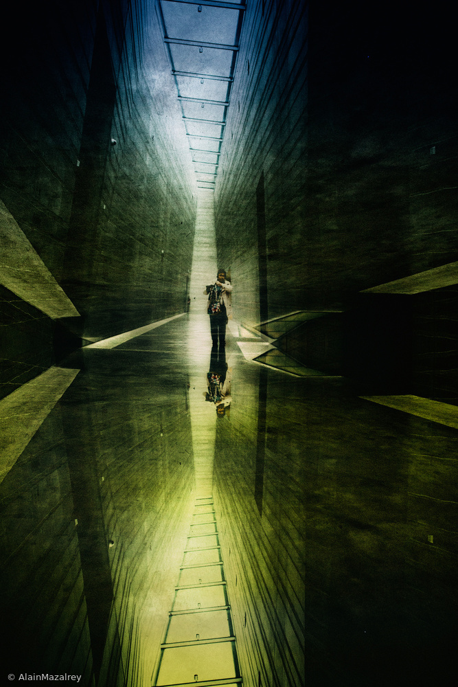 Intrance in the Lascaux caves, Périgord, France von Alain Mazalrey