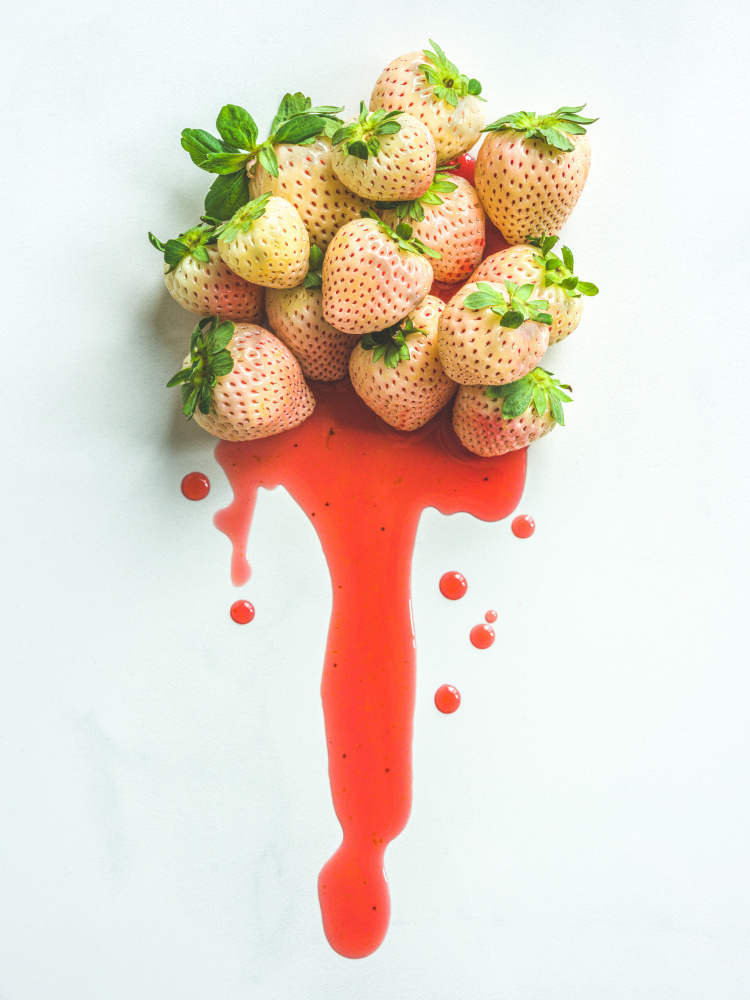 Pineberries von alan shapiro