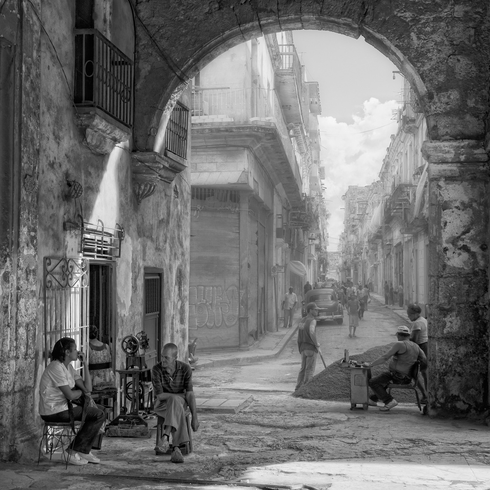 Old Havana by Pencil von Aleksander Poniewierski