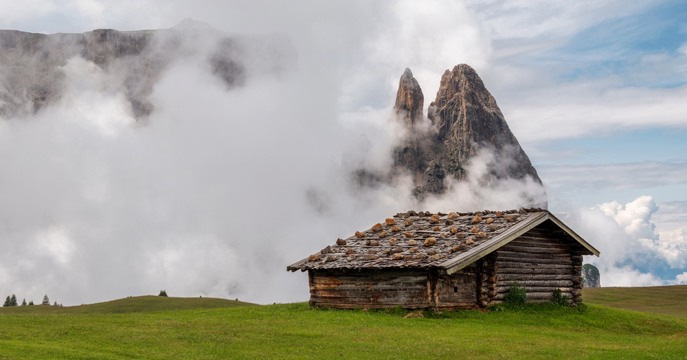 Under the mountain von Ales Krivec
