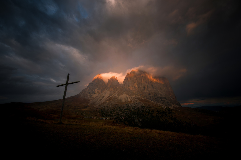 Sunrise at Sella pass (Dolomites) von Alessandro Traverso
