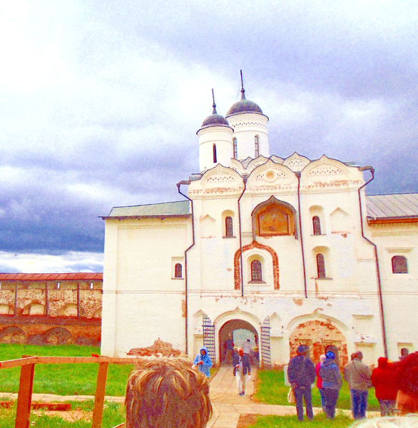 peoples on the road to the cathedral von Alex Caminker