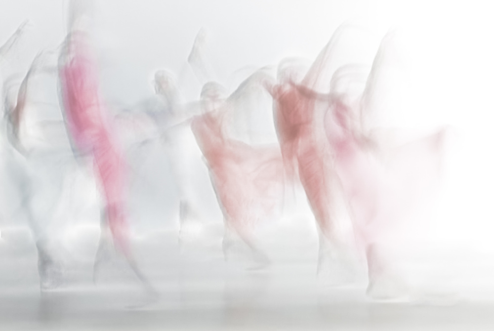 Red In Light 3 von ali saremi