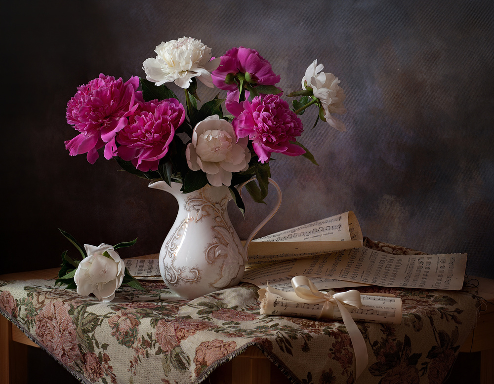 Still life with peonies von Alina Lankina