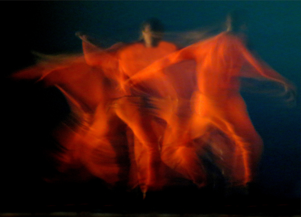 Dance of fire von Aliza Riza
