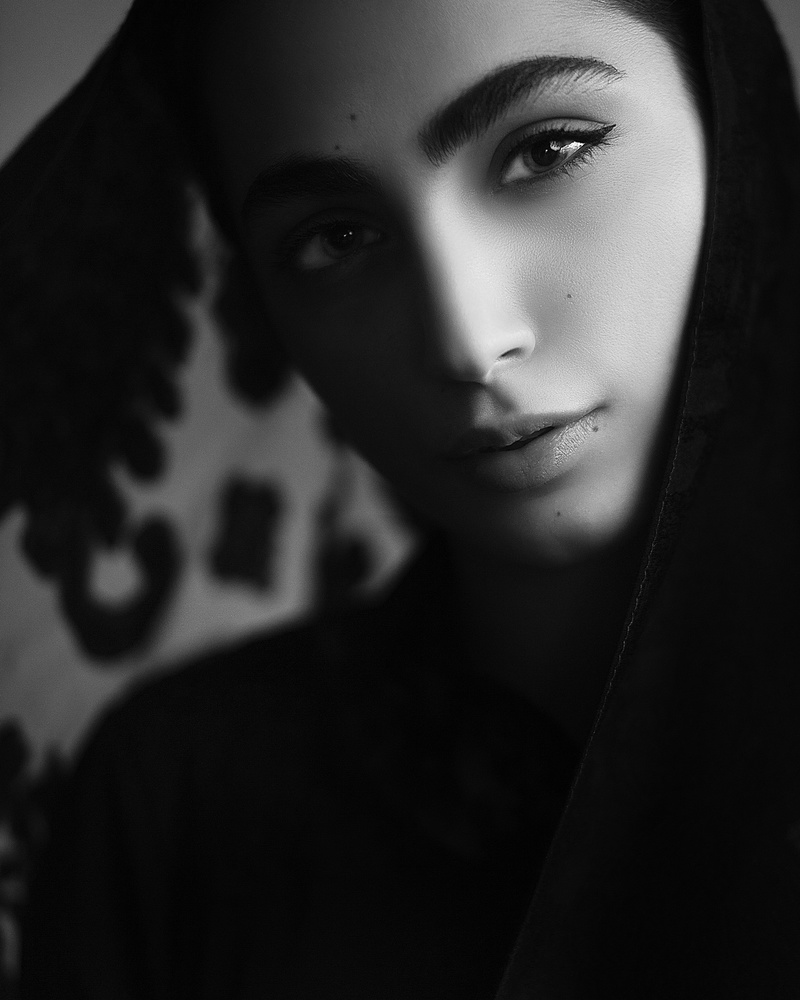 contrast 2 von Amin Hamidnezhad