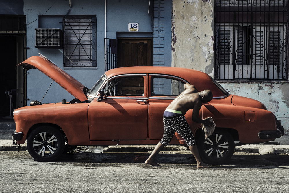Washing a Car von Andreas Bauer