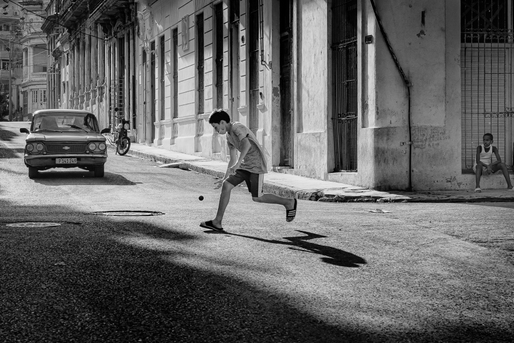 Playing in the Street von Andreas Bauer