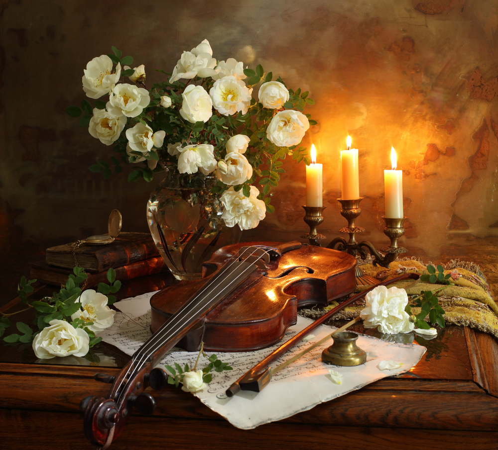 Still life with violin and flowers von Andrey Morozov