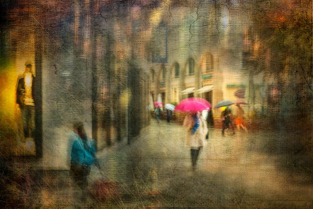 The woman with the pink umbrella von Anette Ohlendorf