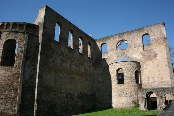 Kirchenruine von Anonym Romanisch