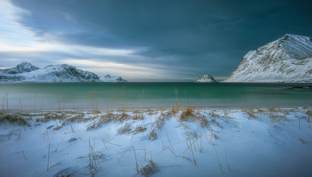 Vick beach , Lofoten Island . von Anton Calpagiu