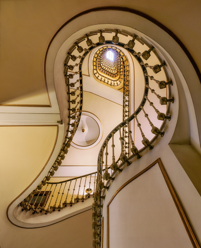 The eye that looks at you von Antoni Figueras