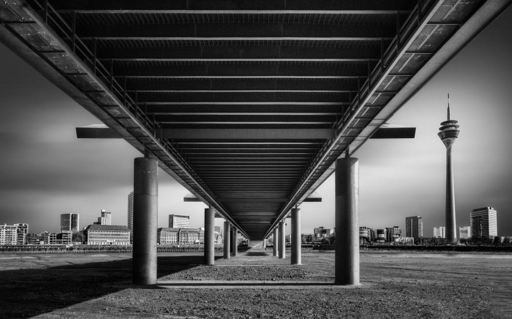 Way to Düsseldorf von Antoni Figueras