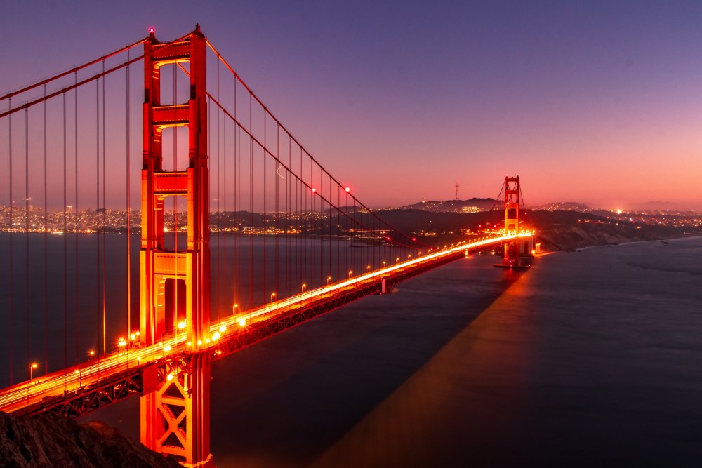 Rosy Night of Golden Gate von Ariel Ling