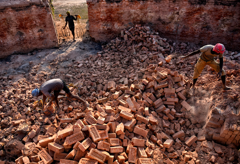 Life at Brickfield von Avishek Das