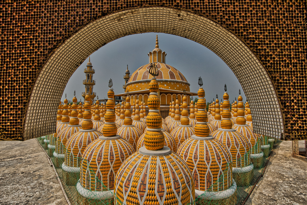 201 Dome Mosque von Azim Khan Ronnie