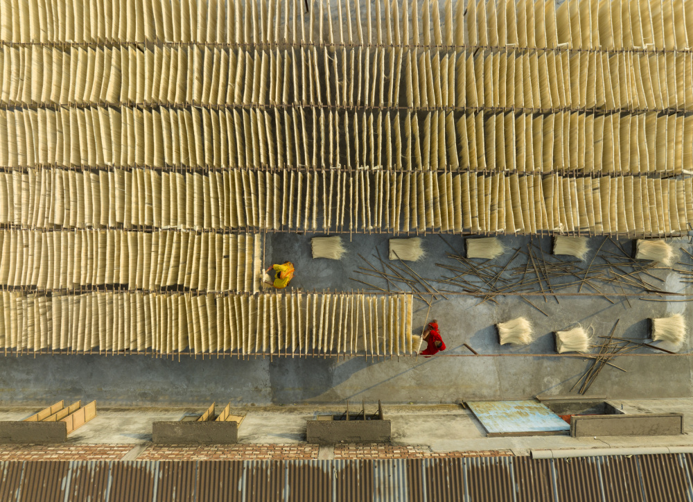 Noodles drying von Azim Khan Ronnie