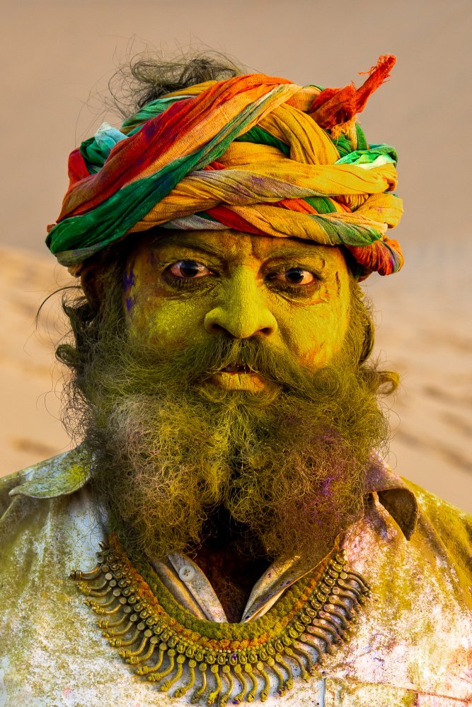 Celebrating Holi von BALASUBRAMANIAN GV