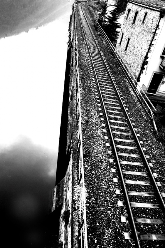 "too far gone" von Barbara