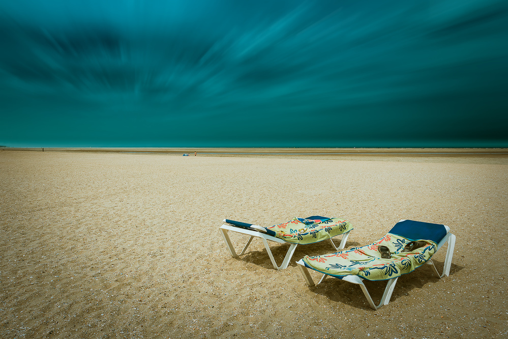 Sun beds von Bernardine de Laat