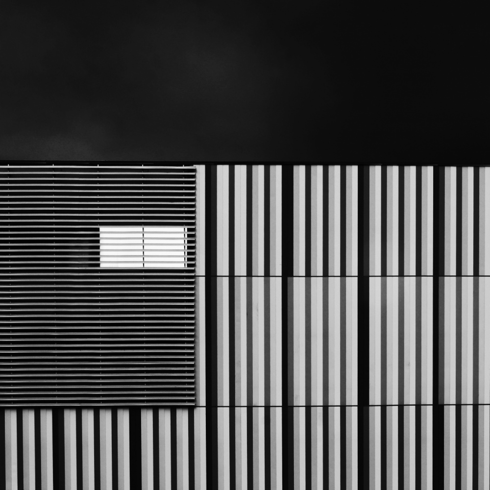 untitledl von Bobby Kostadinov