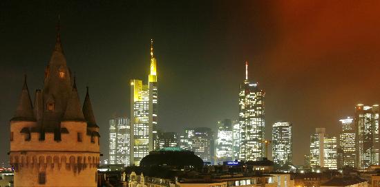 Bankenskyline Frankfurt von Boris Roessler