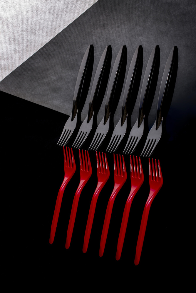 Red and black von Brig Barkow