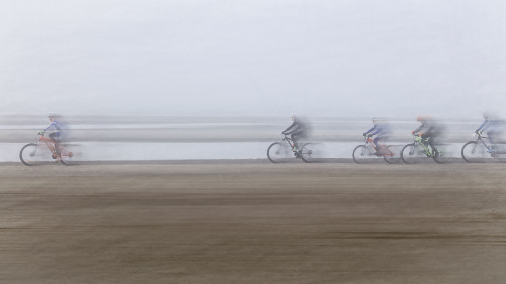 Out with friends von Bruno Flour