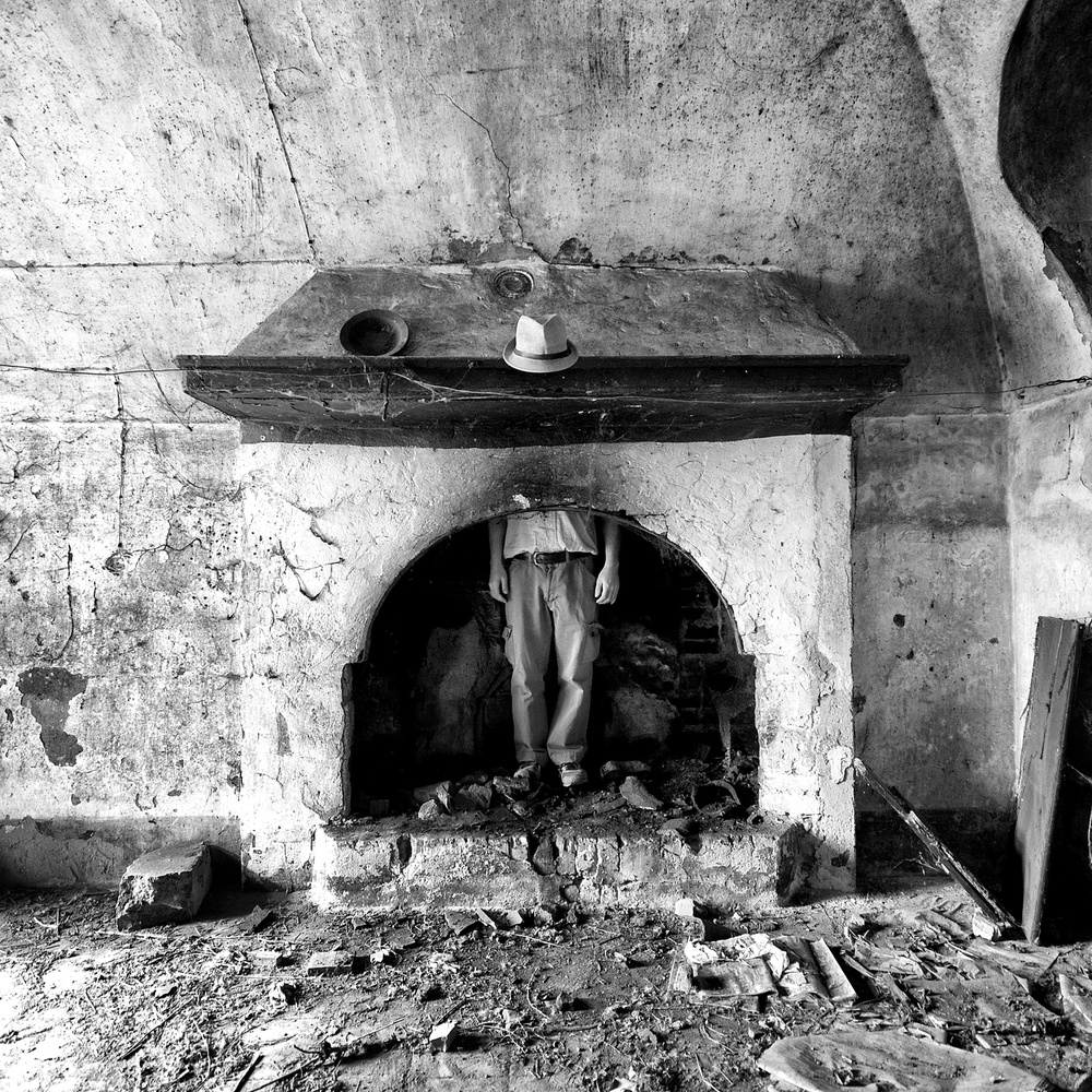 Wearing hat von Carlo Ferrara