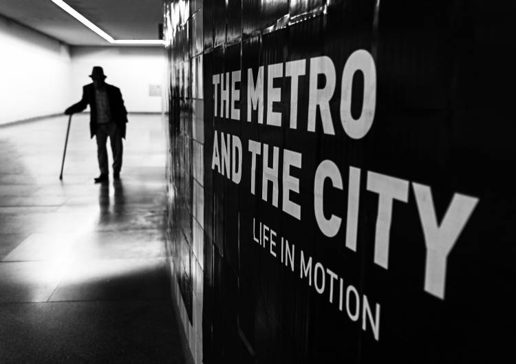 Life in Motion von Carlos Costa