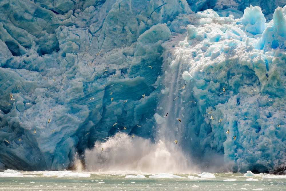 We are melting von Carlos Guevara Vivanco