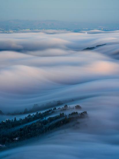 The City Lost in the Cloud Waves