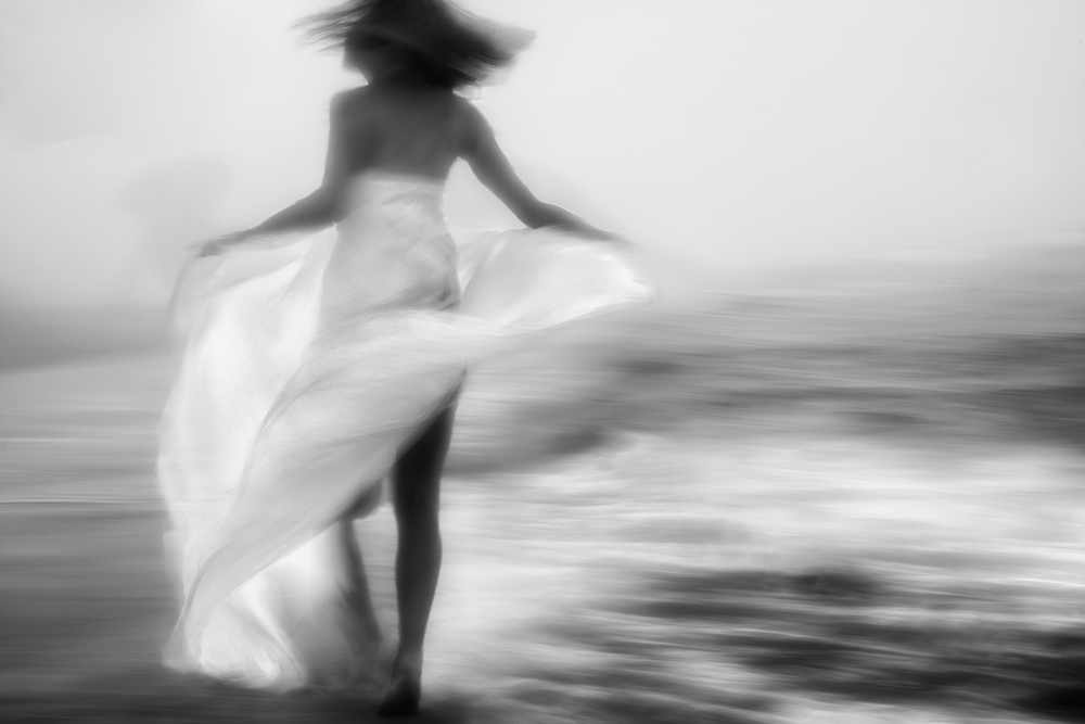 ...and I sometimes hear the echo of her laughter... von Charlaine Gerber