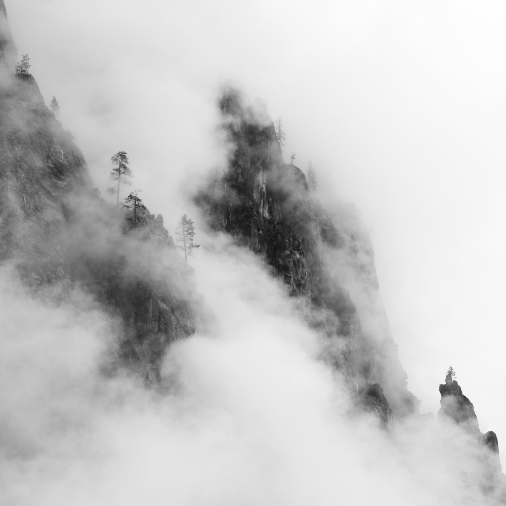 Foggy Mountain von Chengming