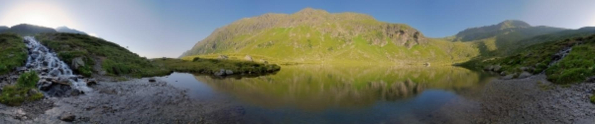 Erster am Berg - Dämmerung am Rantensee von Christian Lehner