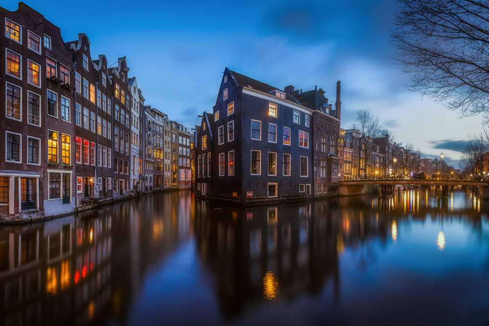 Blue Amsterdam von Clara Gamito