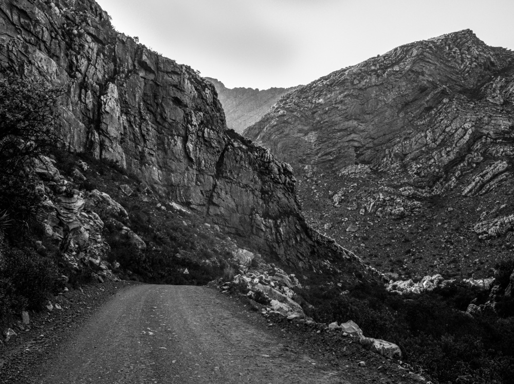 Black and White Mountain Trail von Claudi Lourens