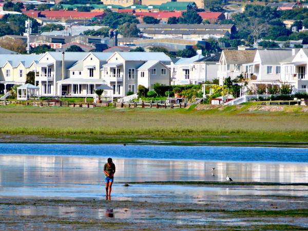 Spaziergang am Wasser von Claudia Polte