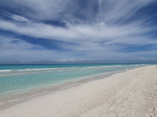 Strand am Atlantik, Cuba, Motiv 3 von Claudia Polte