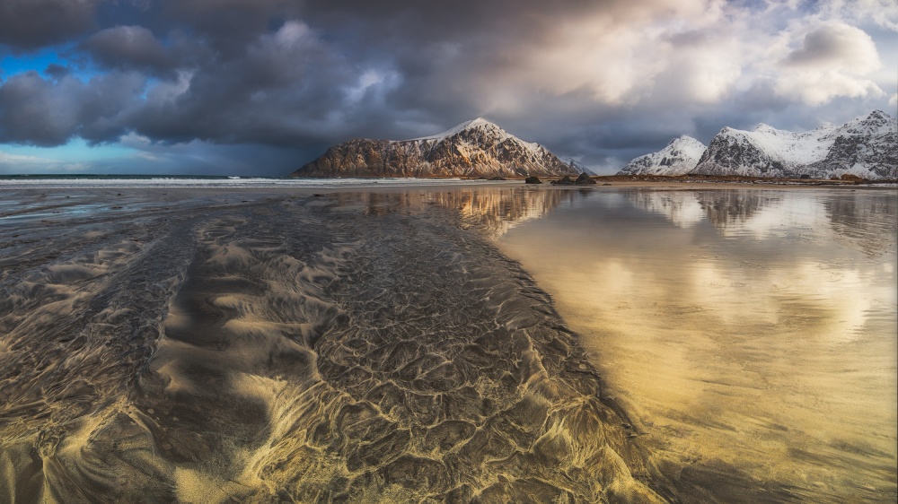 Reflections in the sand von Cristian Kirshbom