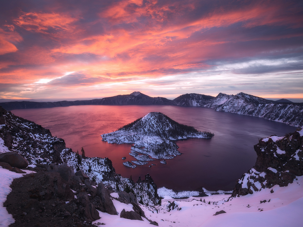 The Burning Crater von Daniel Gastager