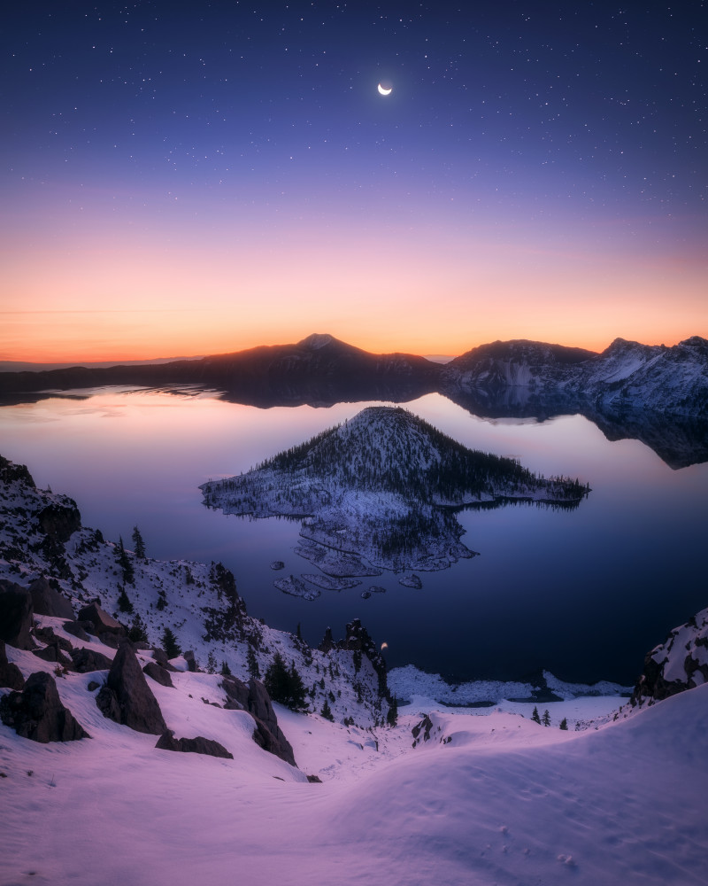 Crater Lake before Sunrise von Daniel Gastager