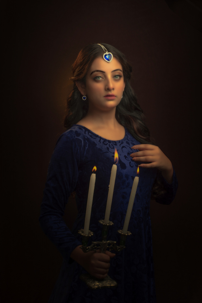 LADY IN DARK NIGHT von DEBASISH CHATTOPADHYAY