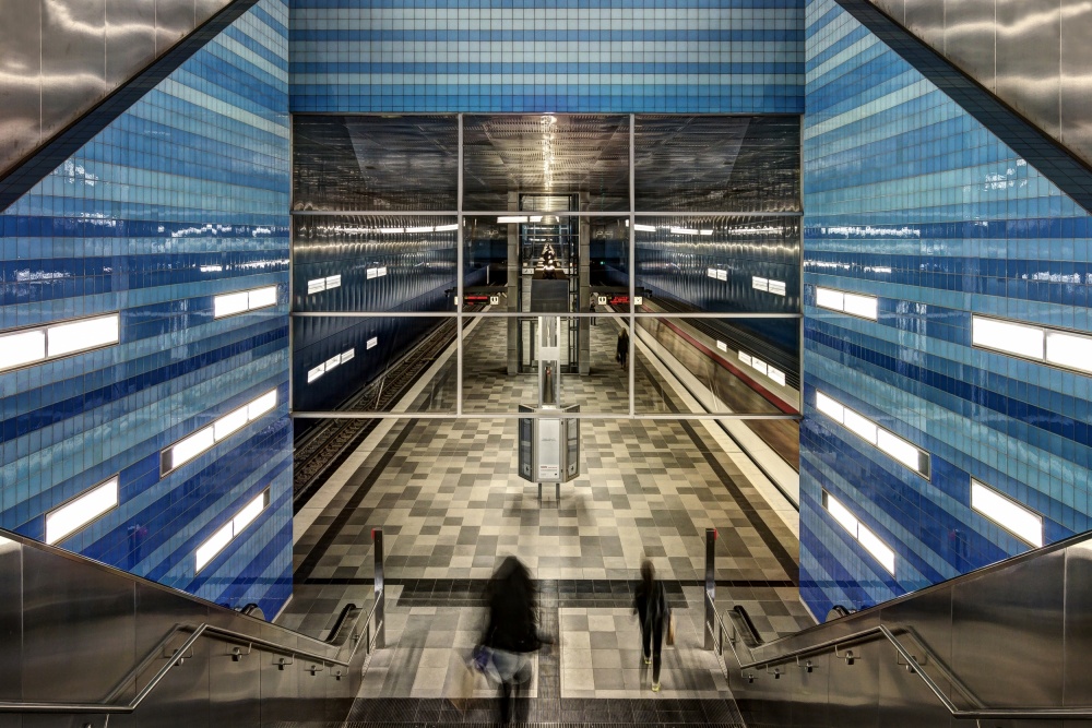 Sorry, too late ladies von Dennis Mohrmann